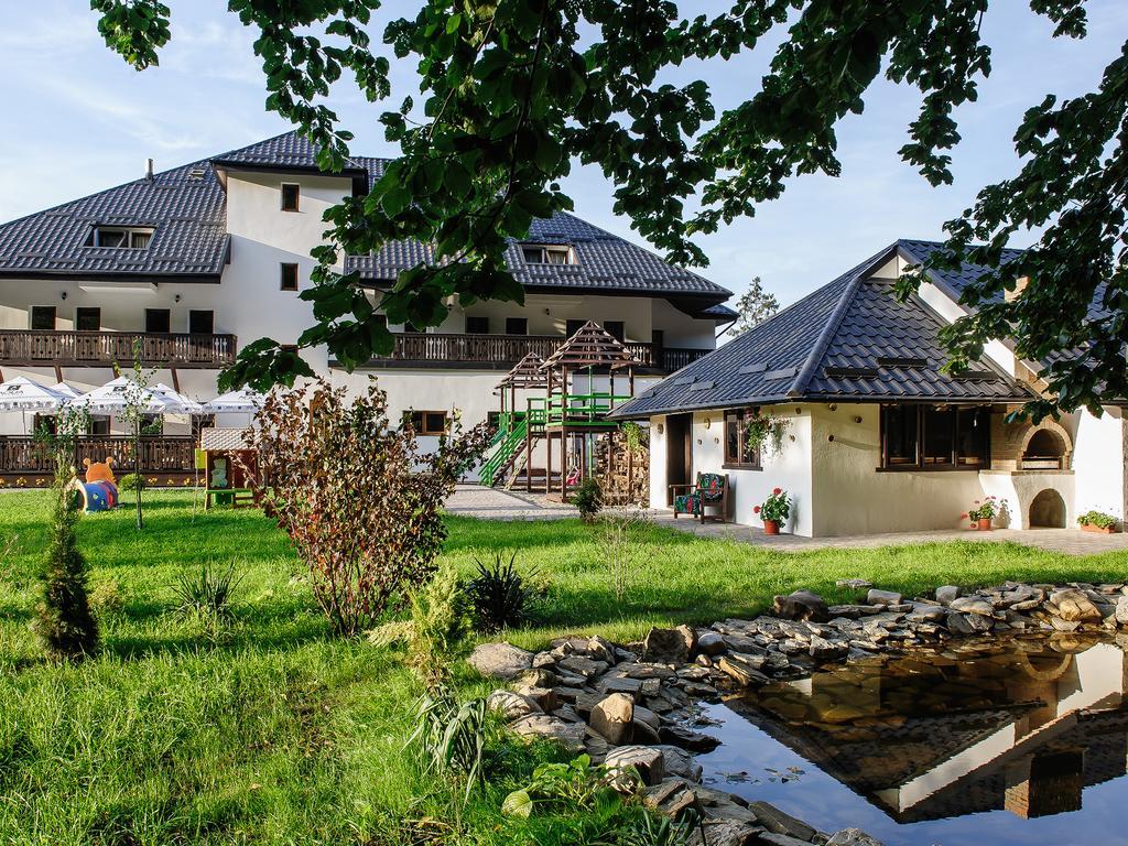 Отель La Conac In Bucovina Гура-Гуморулуй Экстерьер фото