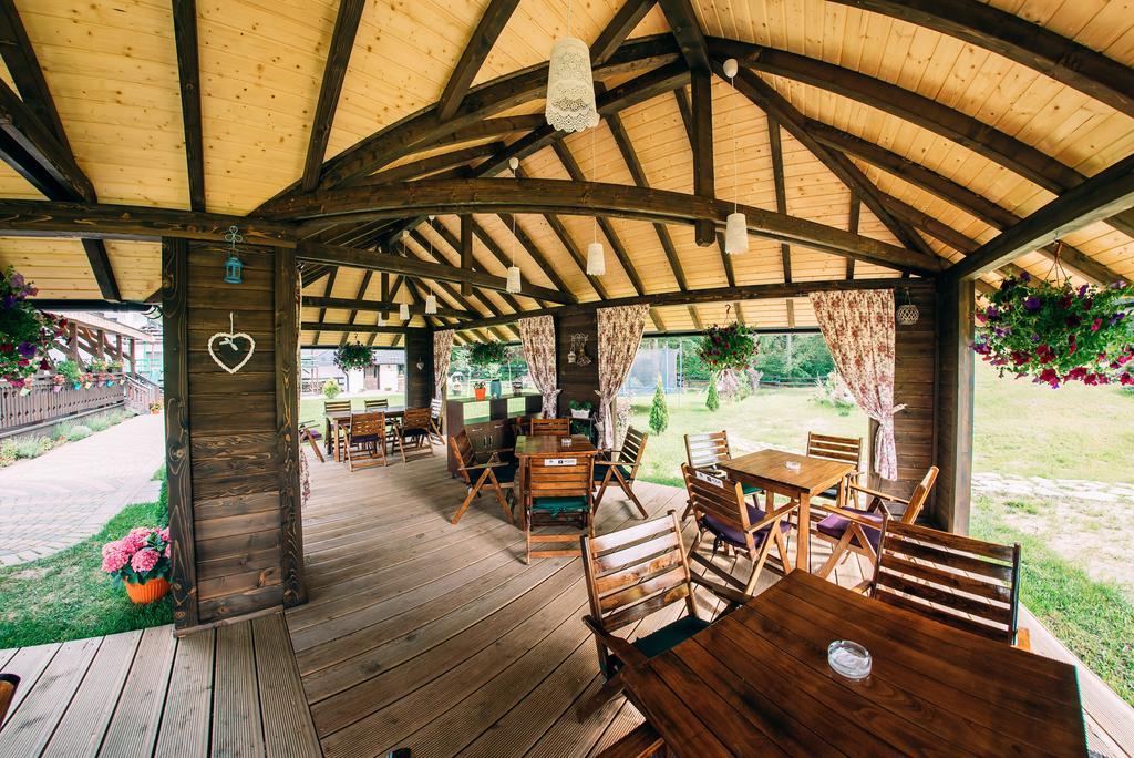 Отель La Conac In Bucovina Гура-Гуморулуй Экстерьер фото
