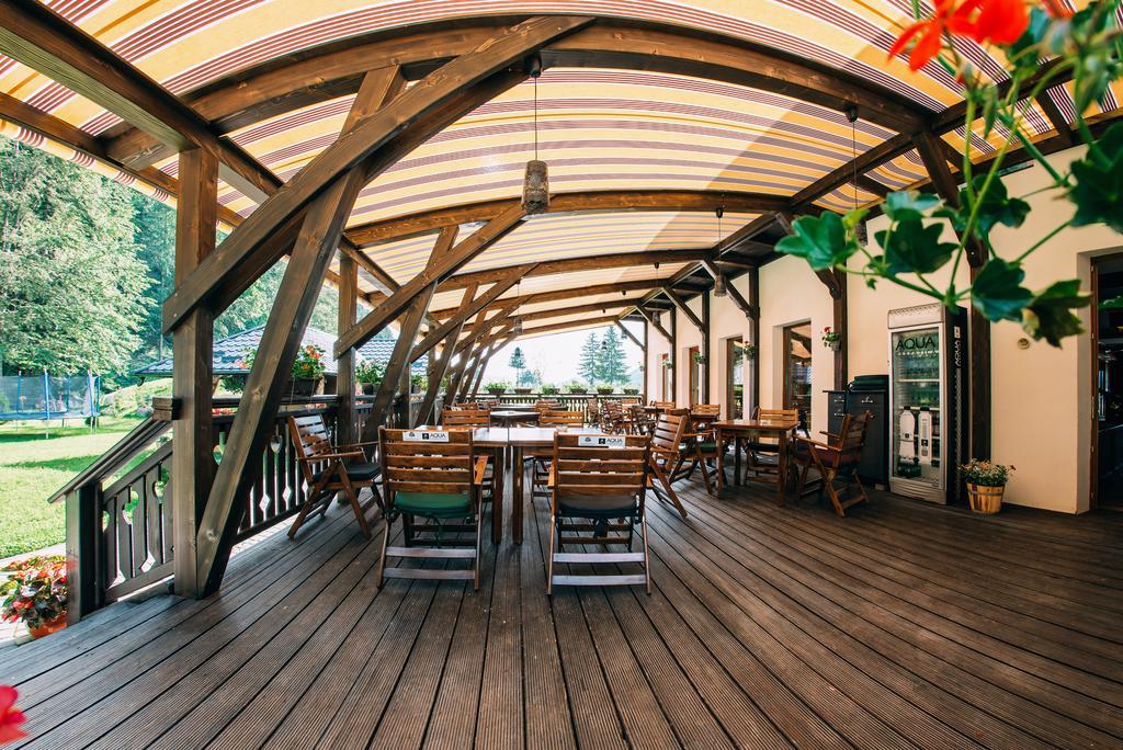 Отель La Conac In Bucovina Гура-Гуморулуй Экстерьер фото