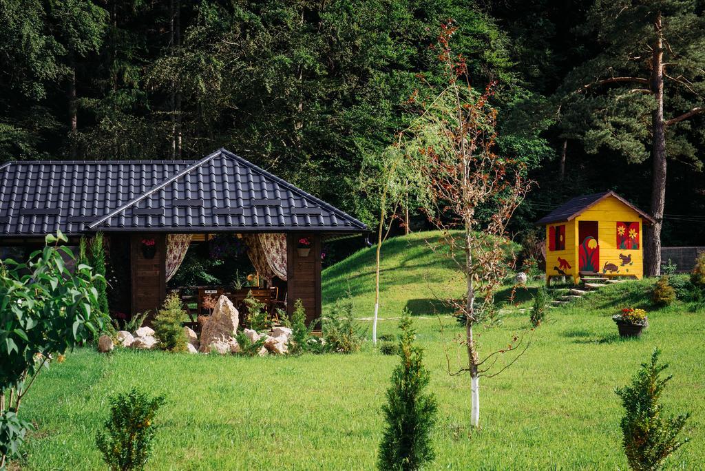Отель La Conac In Bucovina Гура-Гуморулуй Экстерьер фото